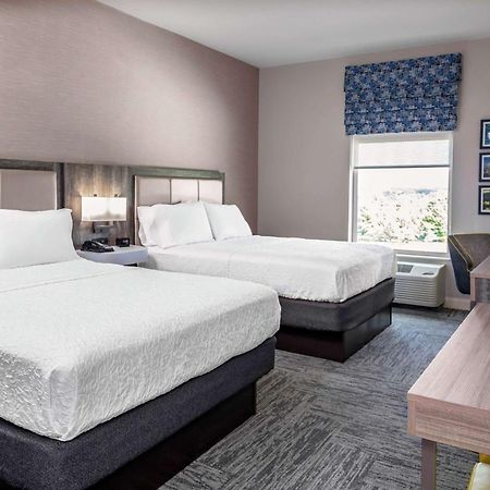 Hampton Inn Cranbury Exteriör bild