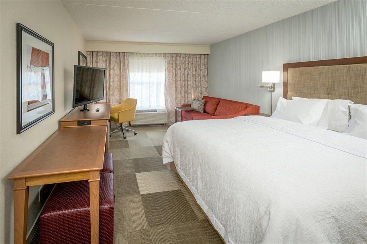 Hampton Inn Cranbury Exteriör bild