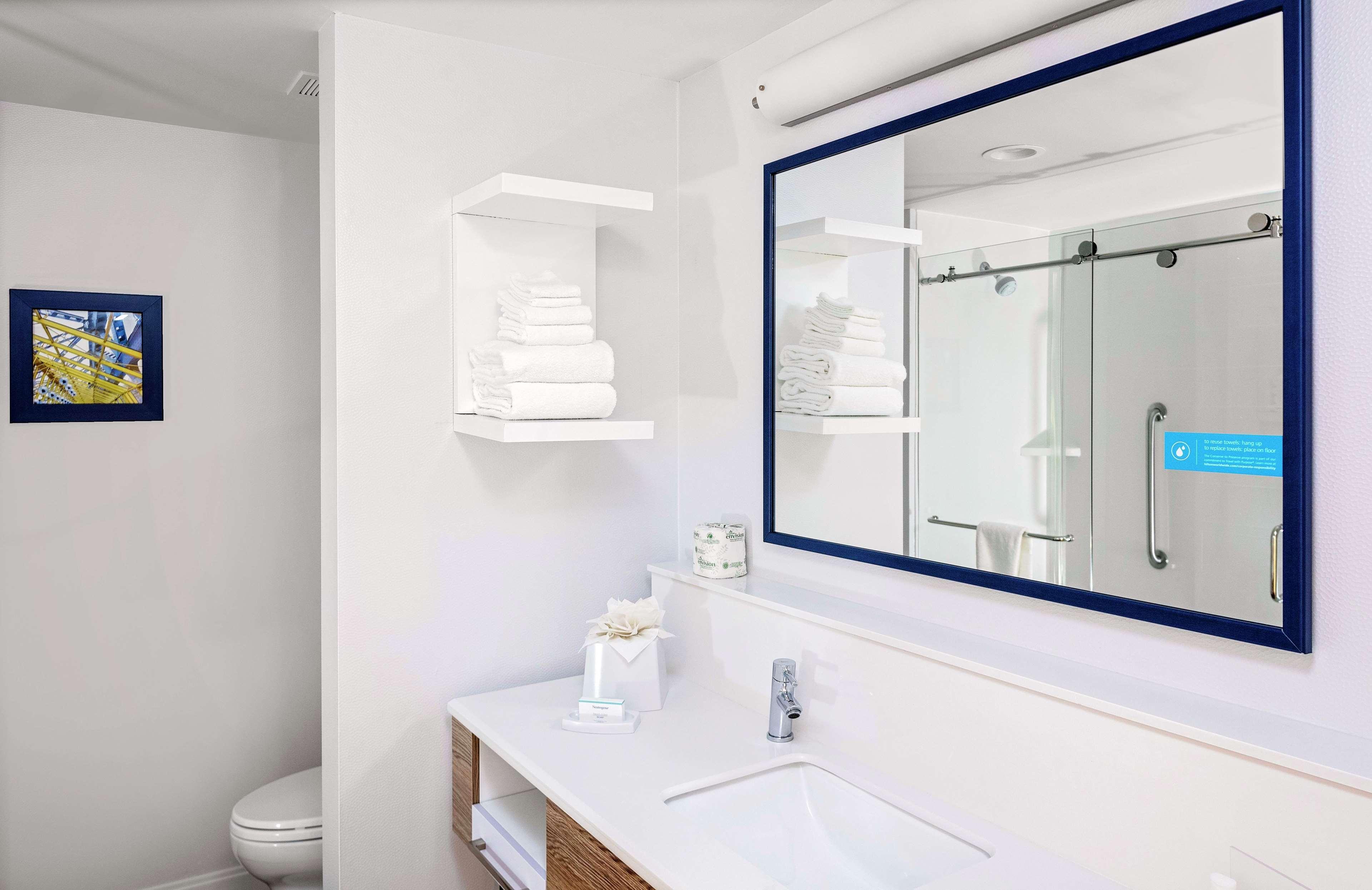 Hampton Inn Cranbury Exteriör bild